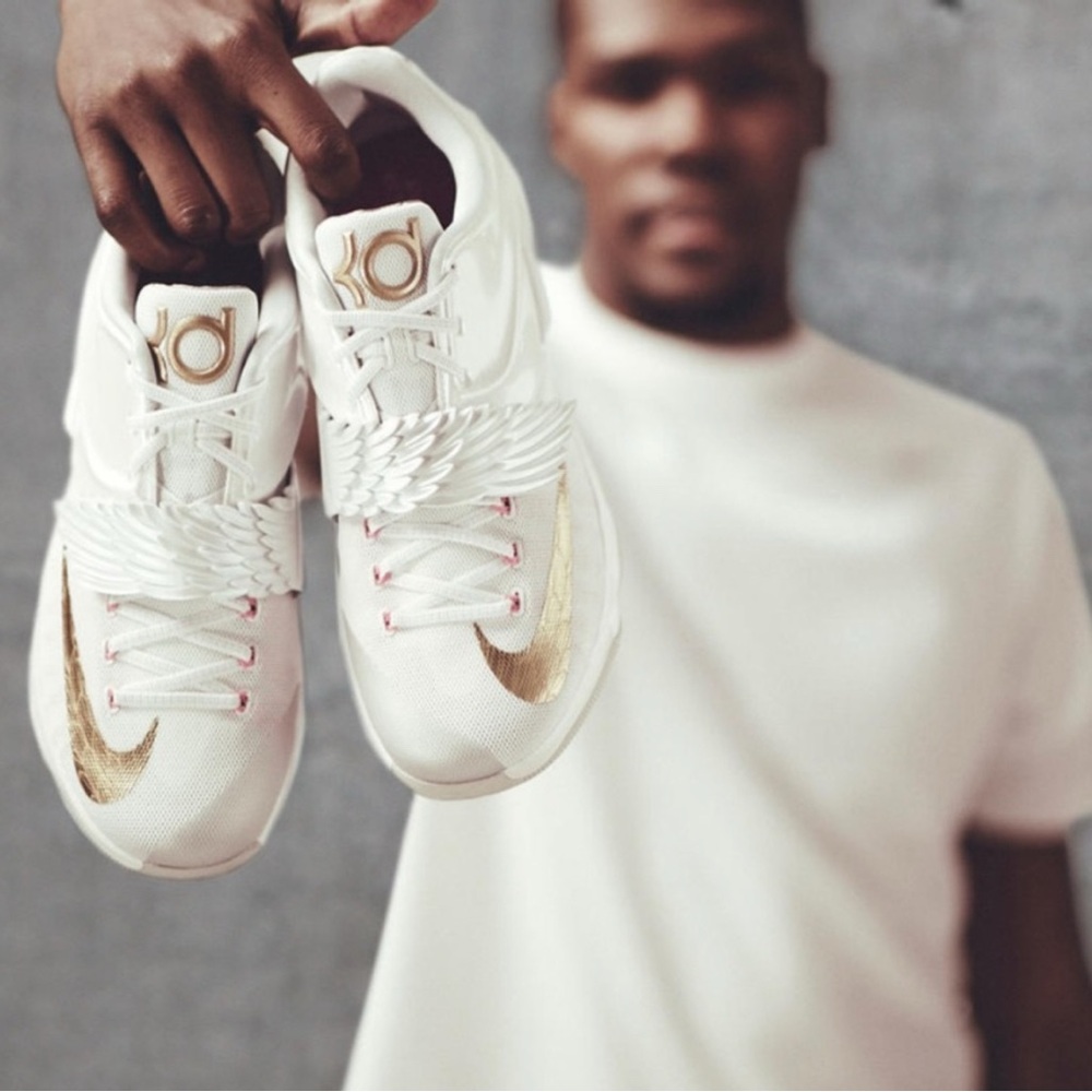 KD 7 Aunt Pearl Size 4 youth excellent condition